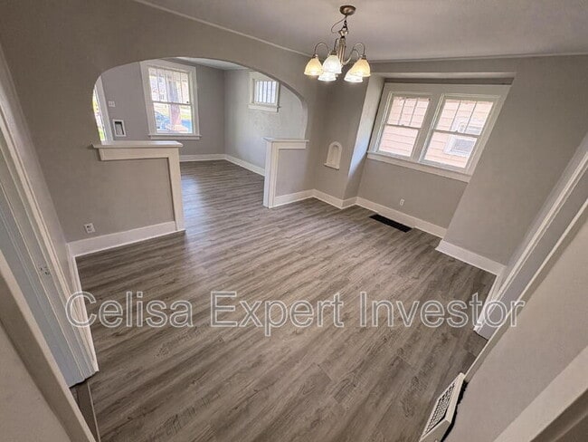 Building Photo - 3410 S Anthony Blvd