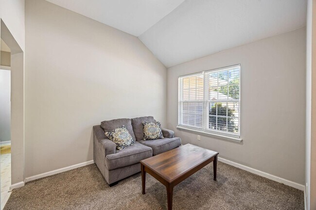 Building Photo - 2056 Sylvan Lake Dr