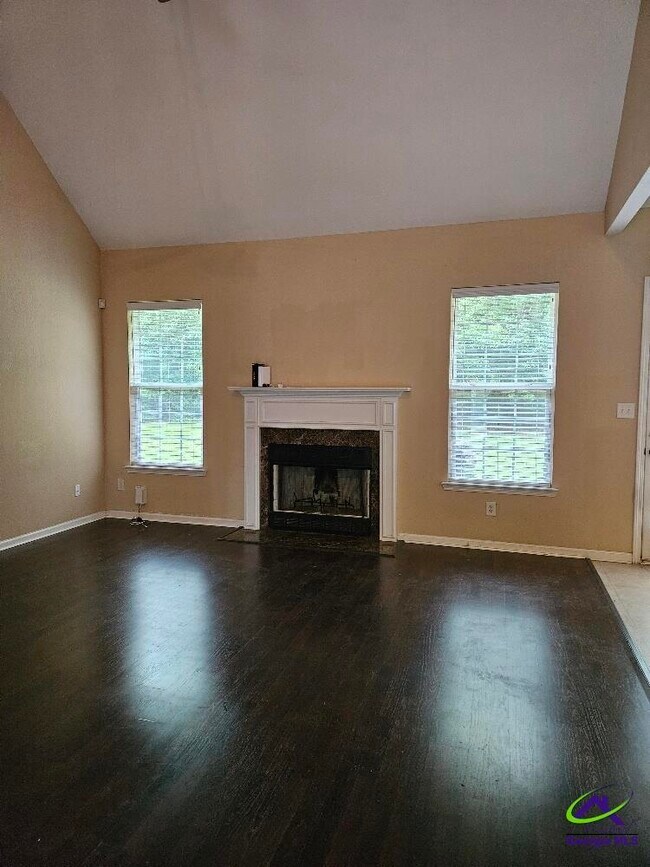 Building Photo - 204 Bridgehampton Way