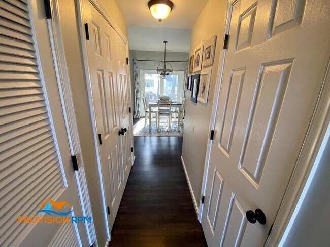 Building Photo - 106 Hanson Ct