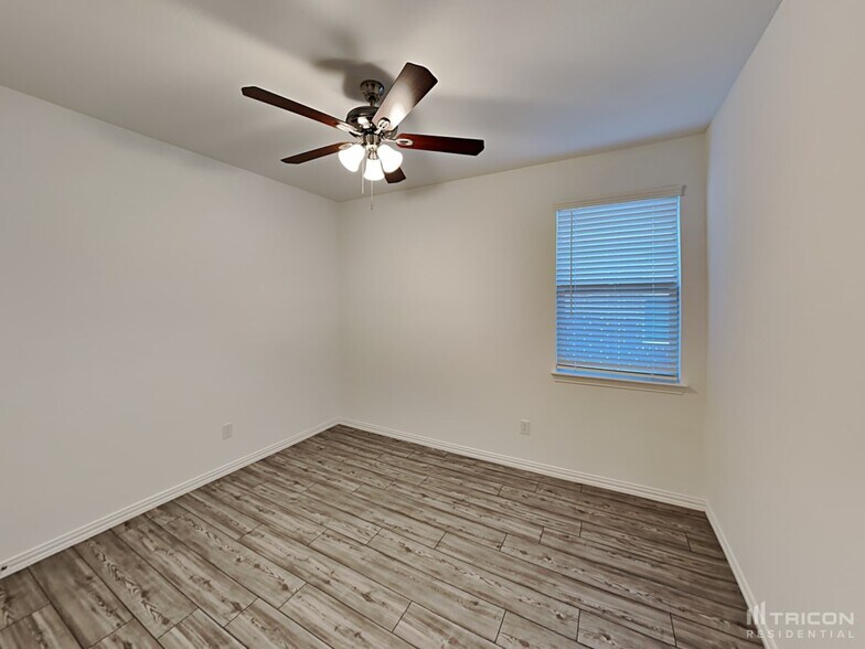 Building Photo - 2513 Starwater Dr
