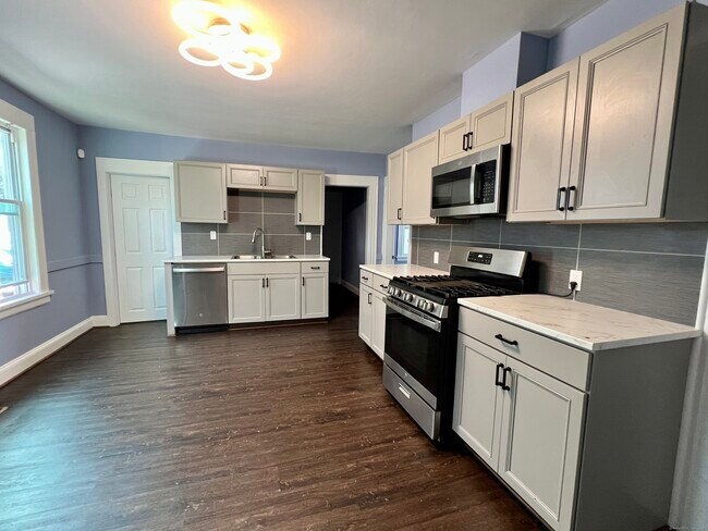 Building Photo - 167-169-169 Kent Ave