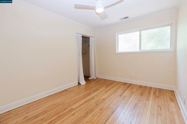 Building Photo - 409 Soule Ave