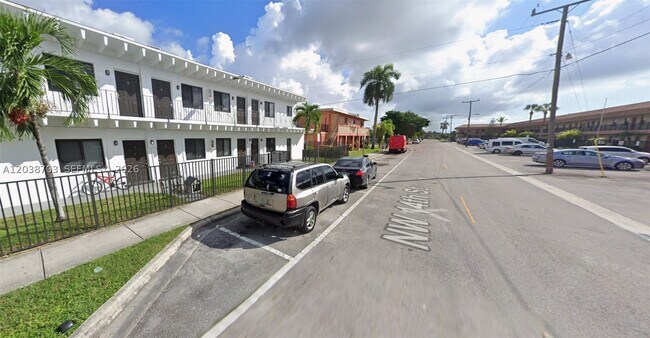 Building Photo - 1405 NW 2nd Ave