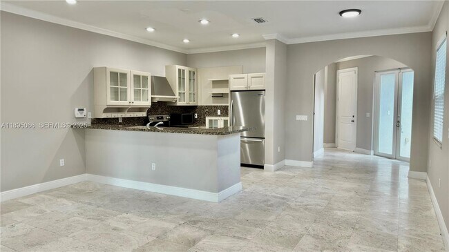 Building Photo - 210 SW 9th St