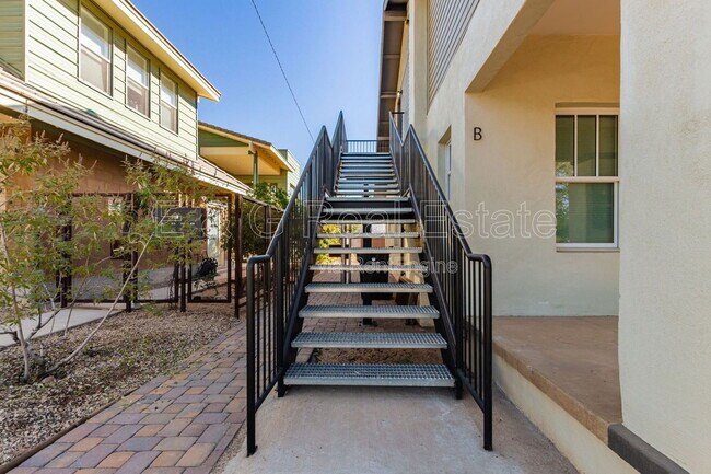 Building Photo - 125 N 11th Ave