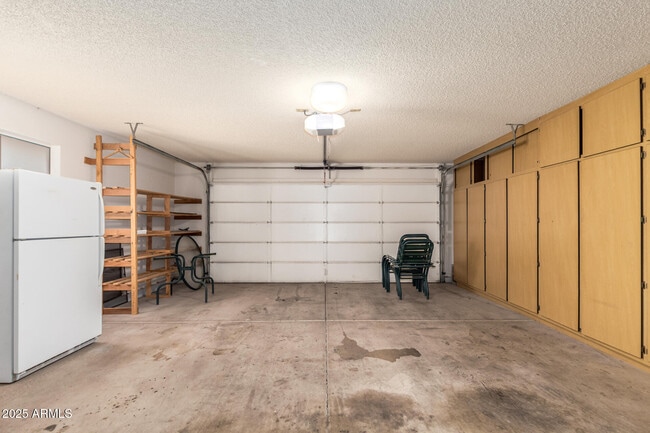 Building Photo - 13722 W Gable Hill Dr