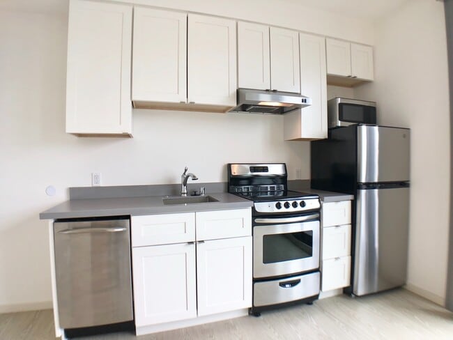 Interior Photo - 1335 Folsom St