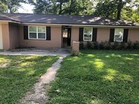 Building Photo - 3067 E Claire Dr