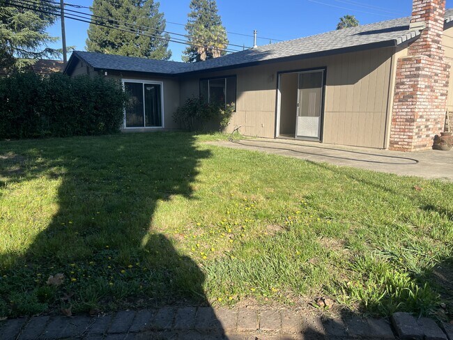 Building Photo - 800 Andrew Dr