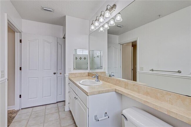 Building Photo - 9833 Baywinds Blvd