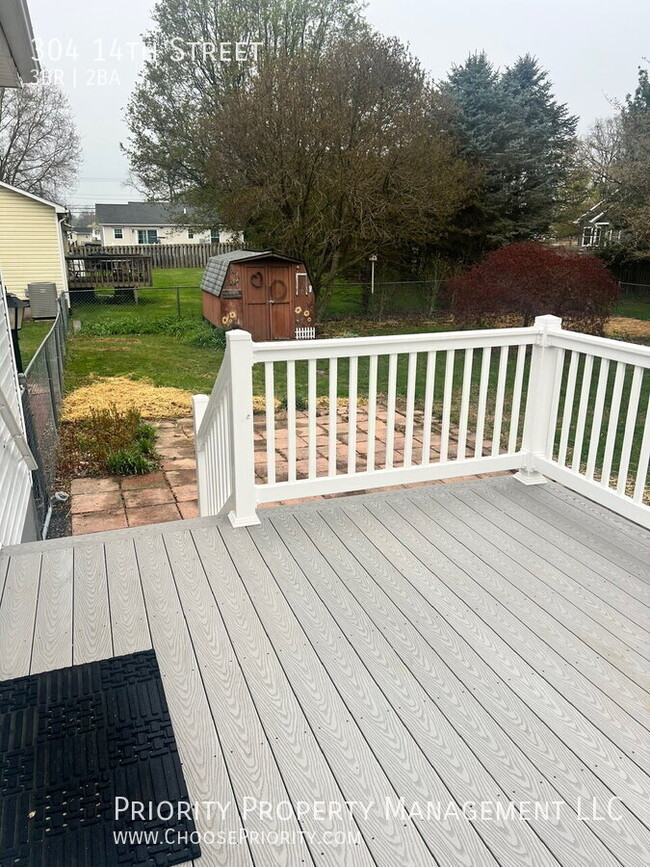 Building Photo - 304 14th St