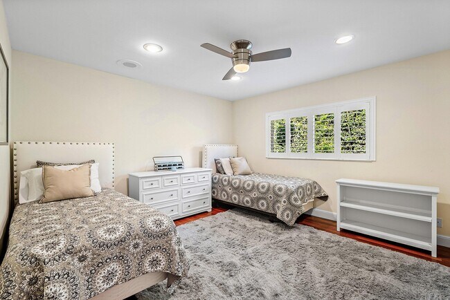 Building Photo - 2121 Areca Palm Rd