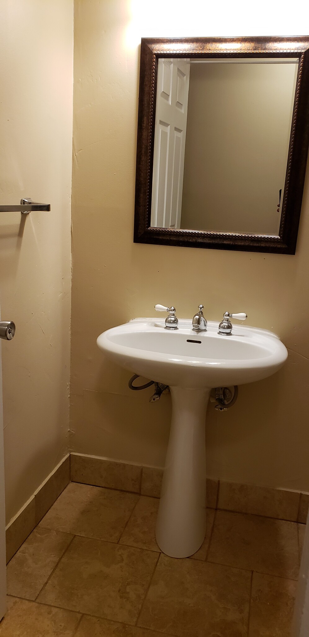 2nd bathroom sink area. - 4103 Willow Green Drive