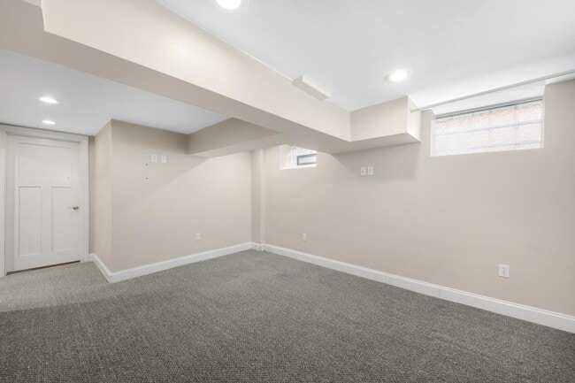 Building Photo - 1265 West Blvd