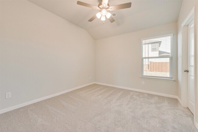 Building Photo - 1444 Twin Frks Dr