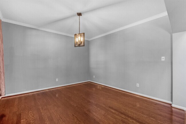 Building Photo - 7 Ebony Oaks Pl