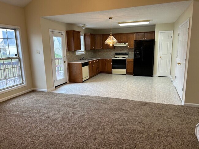 Building Photo - Eastwood home with 1st Floor Primary BR!   260210