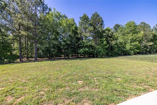 Building Photo - 710 Yorkshire Dr