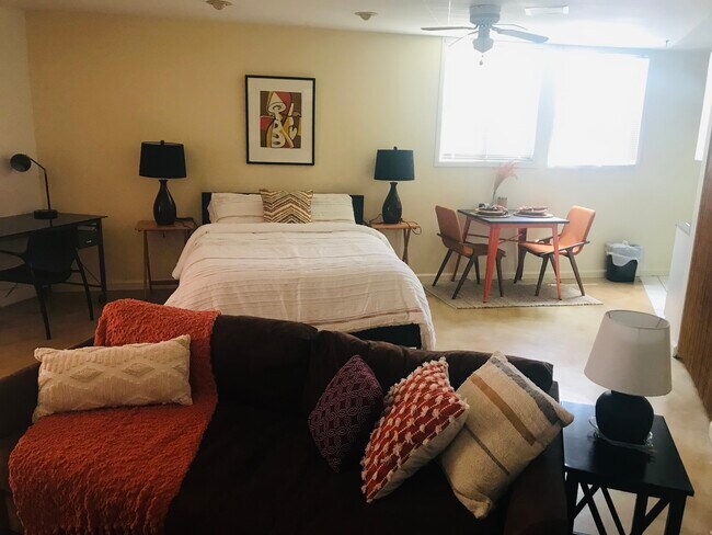 Building Photo - 1015 Prospect Ave