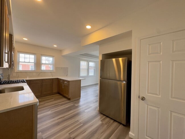 Building Photo - 1108 Elm Ridge Ave