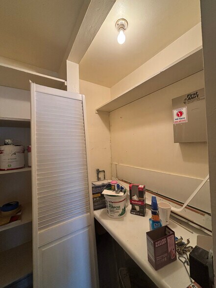 Building Photo - 626 Civic Center Dr