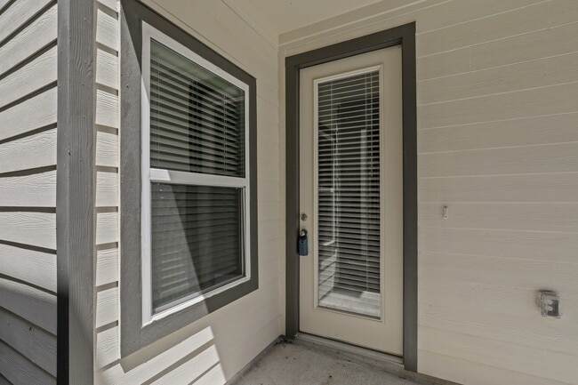 Building Photo - 13513 Axel Ln