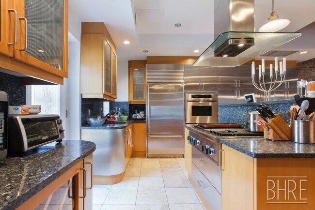 Primary Photo - LOVELY CARRIAGE HOUSE IN PRIME CARROLL GAR...