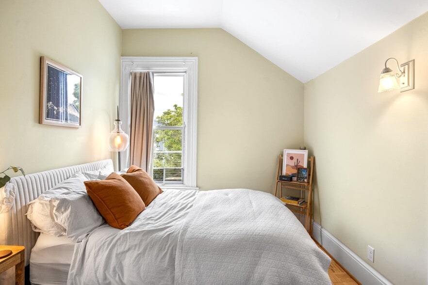 Building Photo - 235 Mississippi St