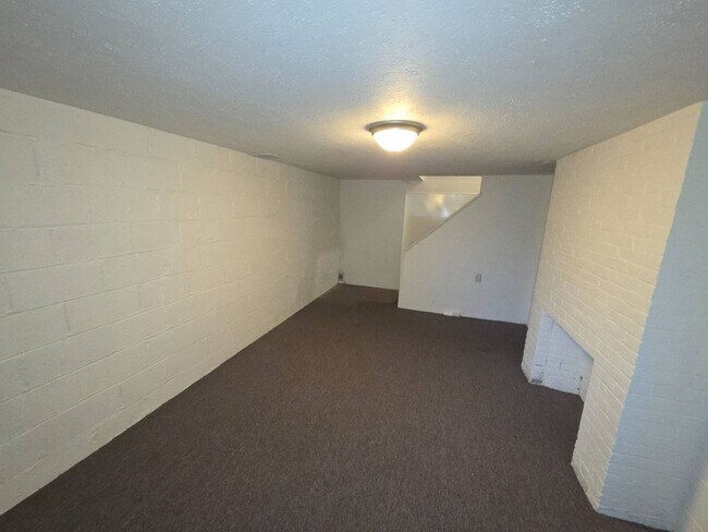 Building Photo - 4075 Ellison Rd