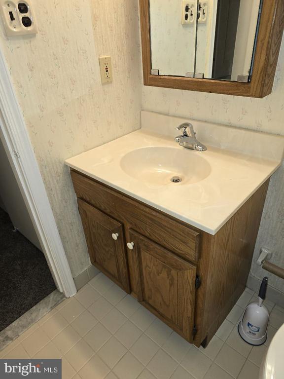 Building Photo - 154 Woodstream Dr