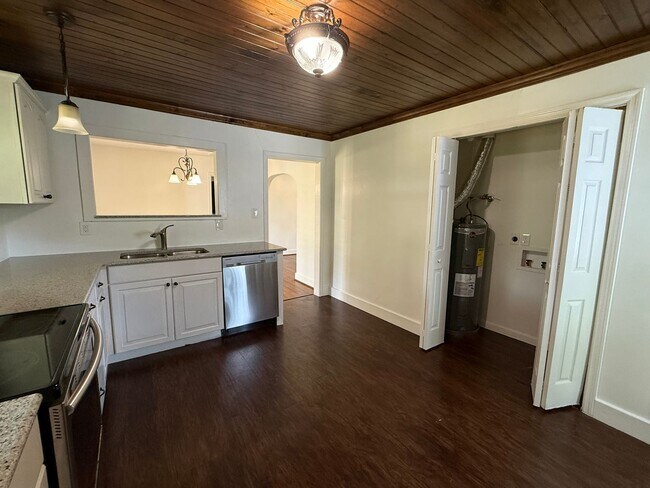 Building Photo - 1505 Turman St Chattanooga