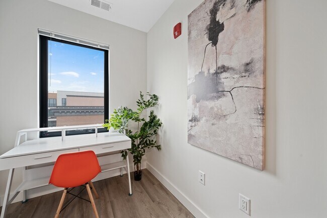 Building Photo - 72 S Essex Ave