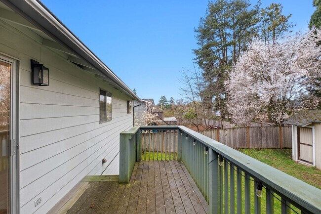 Building Photo - 3bd/1.75ba Mountlake Terrace Home