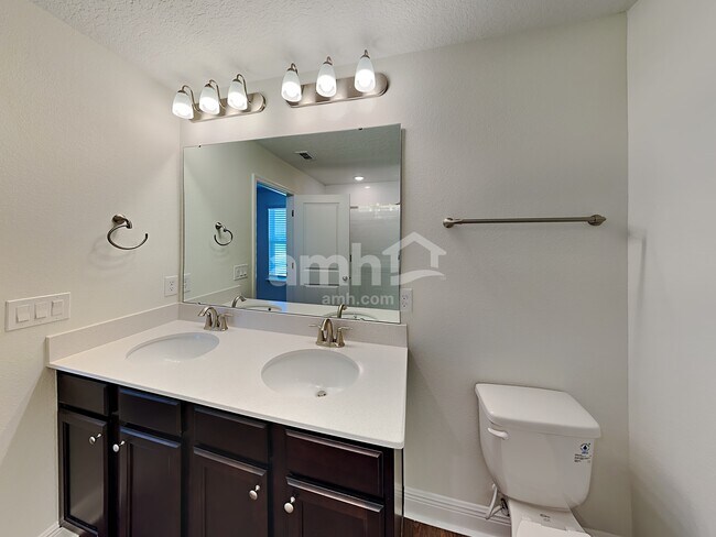 Building Photo - 825 Heavenly Dr