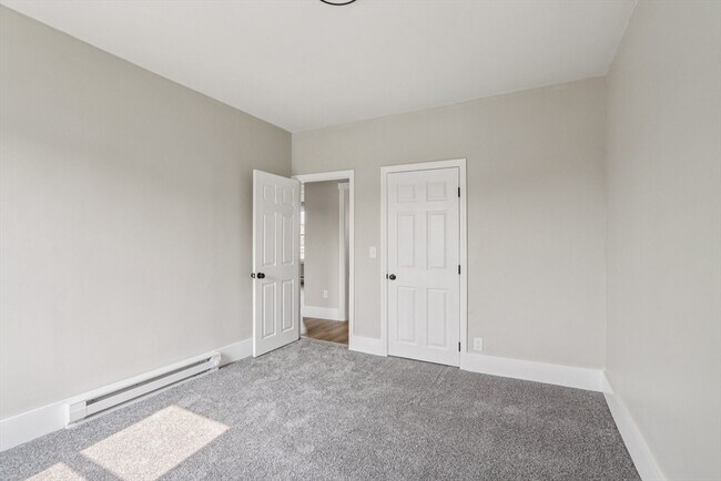 Building Photo - 354 Jencks St