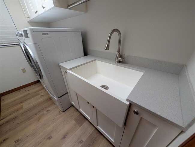 Building Photo - 3741 Thornbush Ln