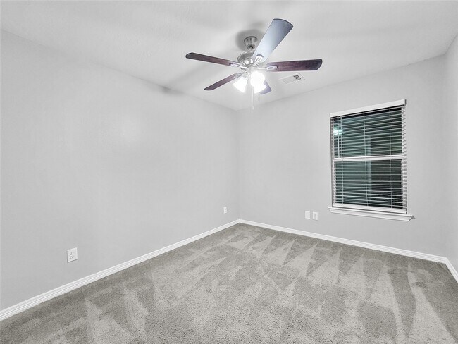 Building Photo - 21115 Escala Dr