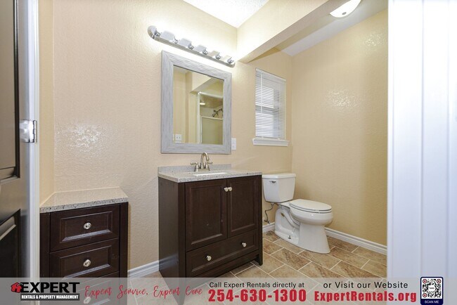 Building Photo - 1604 Edgefield St