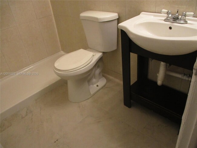 Building Photo - 1949 Taylor St