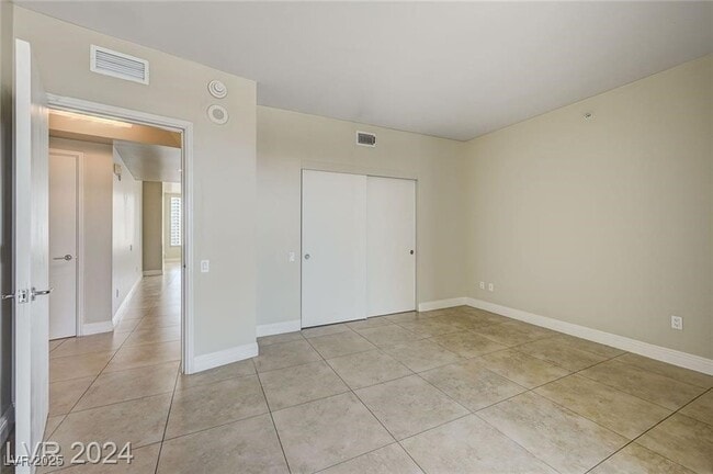 Building Photo - 222 Karen Ave