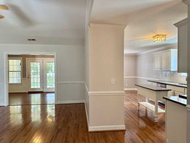 Building Photo - 3721 Stillwood Dr