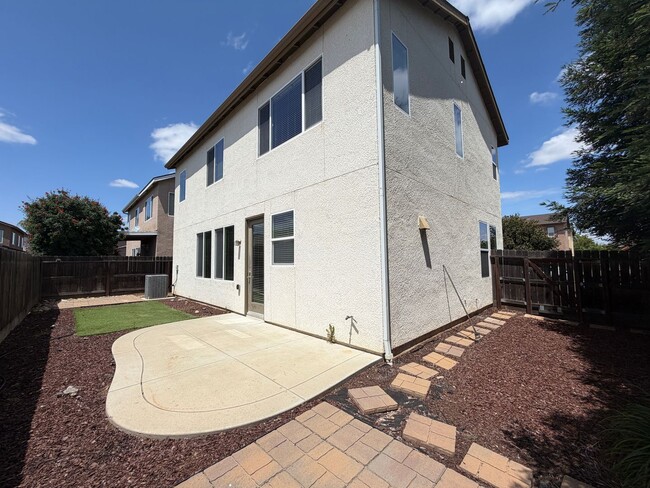 Building Photo - 7399 E Giavanna Ave