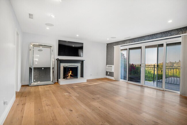 Building Photo - PRIVATE AND TRANQUIL COMPLETELY RENOVATED ...