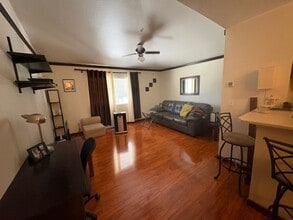 Building Photo - Cozy Flagstaff Studio