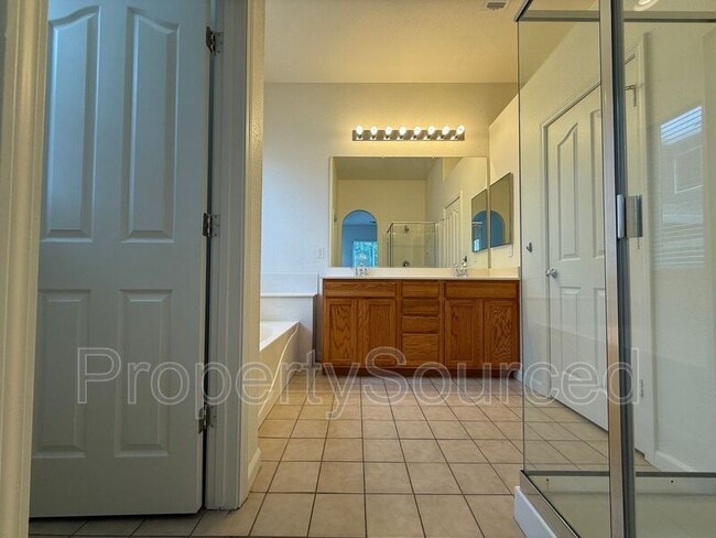 Building Photo - 3176 Penelope Dr