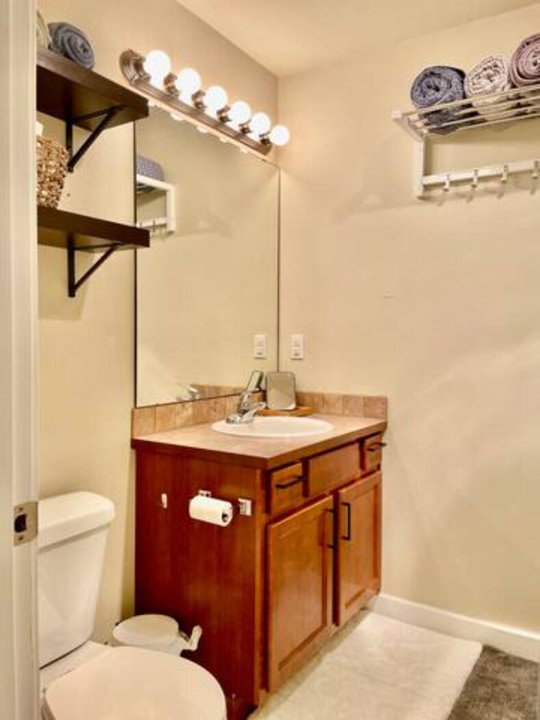 Building Photo - 3669 Reagan Ave