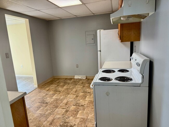 Building Photo - Hopewell - 1 Bedroom 1 Bath apartment on B...