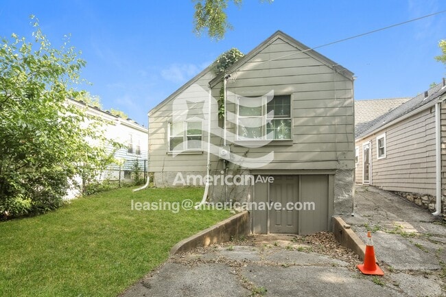 Building Photo - 3316 E 59th St