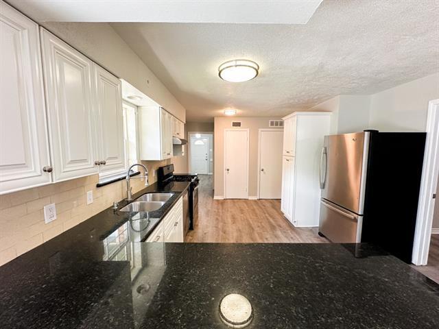 Building Photo - 6461 Danbury Ln